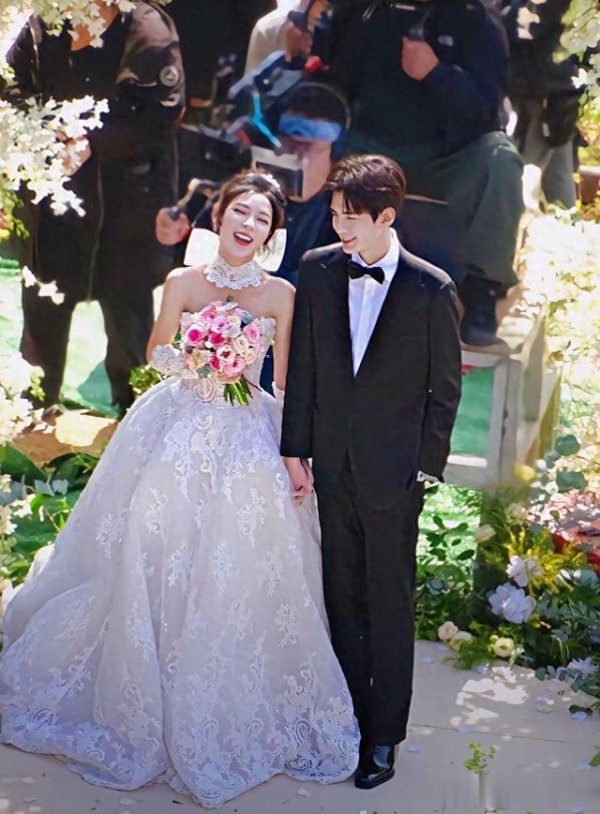 开云体育带着集结回到家乡小镇-开云官网登录入口 开云app官网入口